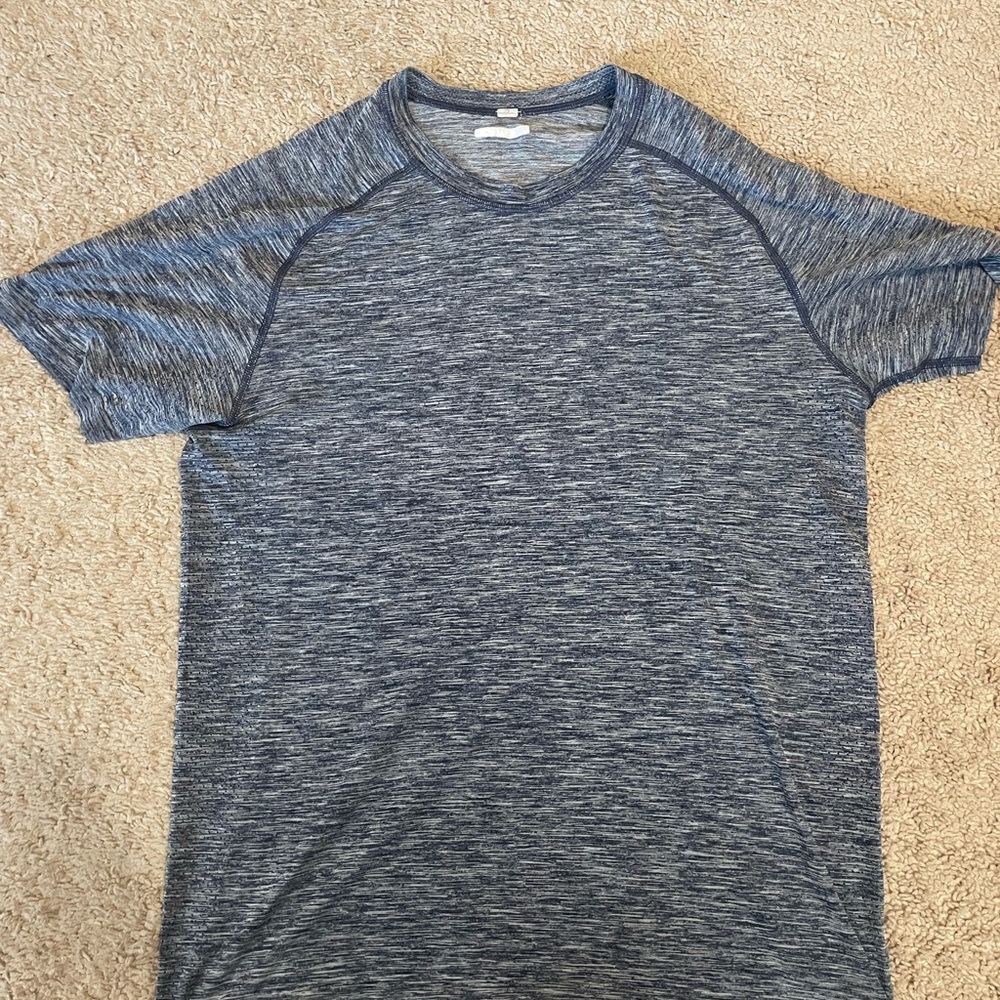 lululemon athletica Gray Heather Short Sleeve Tee